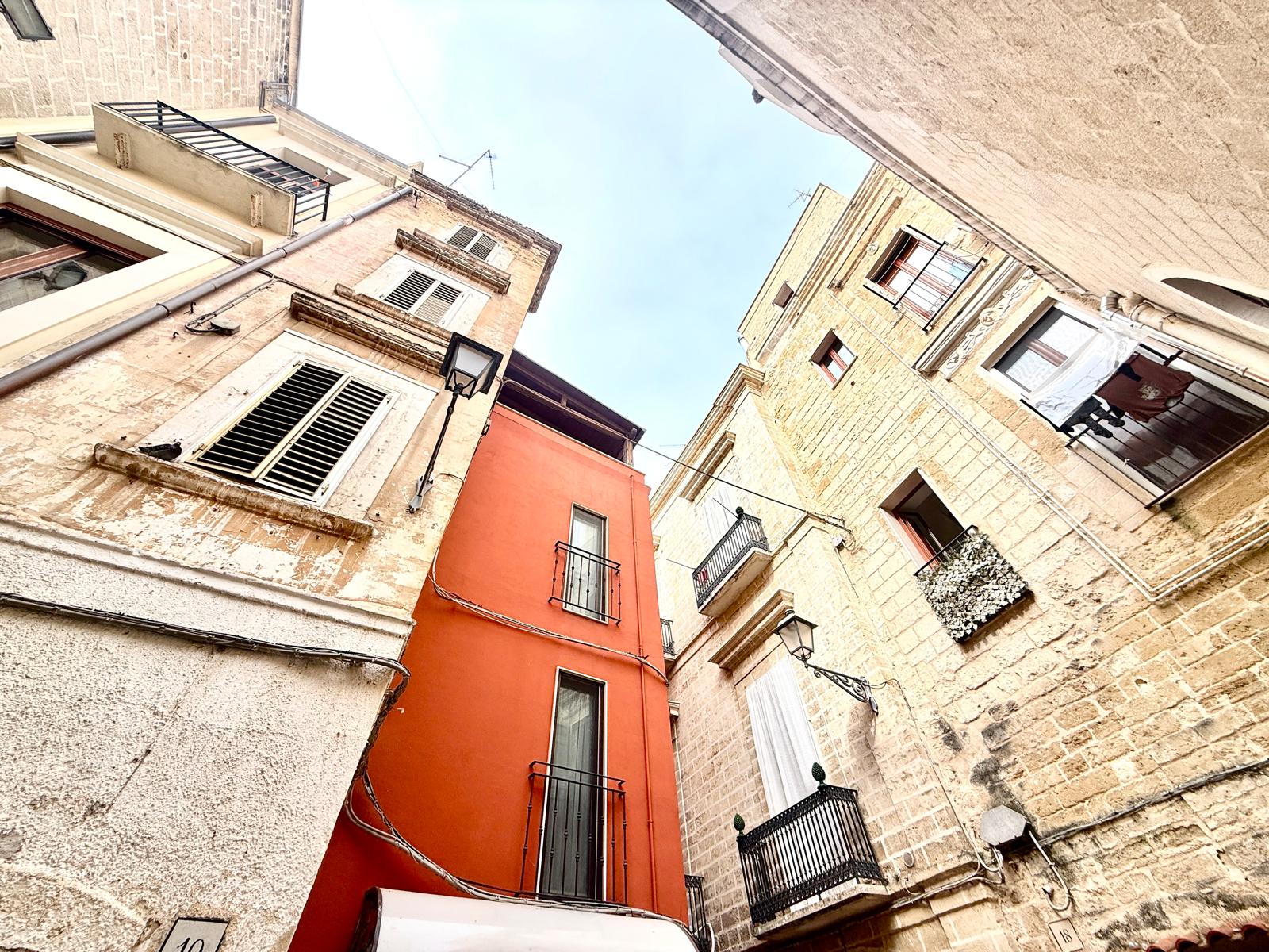 Bari Vecchia (Strada San Luca) terratetto da ristrutturare